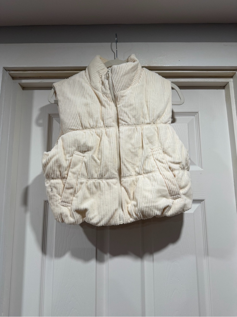 H&M Divided Cream Ribbed Plush Vest
